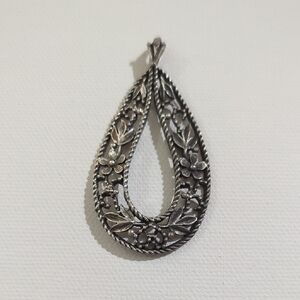 Pewter Floral Teardrop Earrings – Elegant Leaf Design